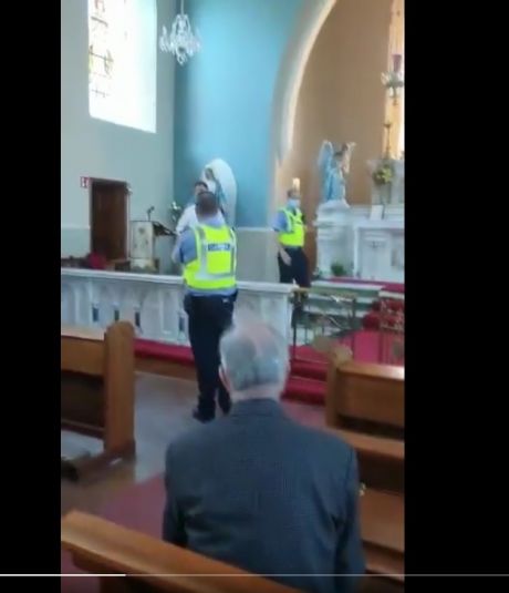 garda_in_athlone_church_3.jpg