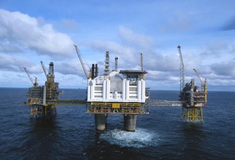 Click on image to see full-sized version Norsk Hydro Rig