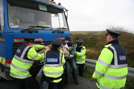 Protesters in front of Shell truck at Bellanaboy Bridge