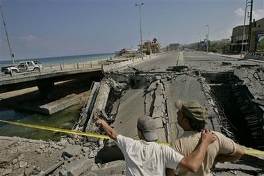 capt.2ba7ca6556a34543ada73ade8bdd4f84.mideast_lebanon_israel_axlp103.jpg