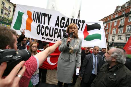 Cllr Emer Costello, Labour, Mayor of Dublin addresses assembled thousands