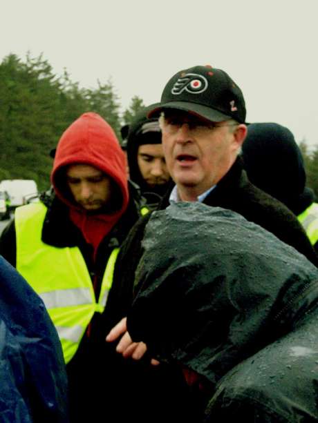 Gerry Murray and other protesters after Garda baton charge at Bellanaboy Bridge, November 10th 2006