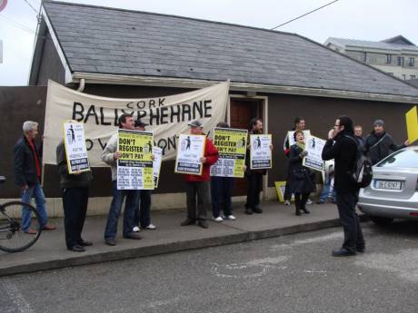 ballyclinicprotest1.jpg