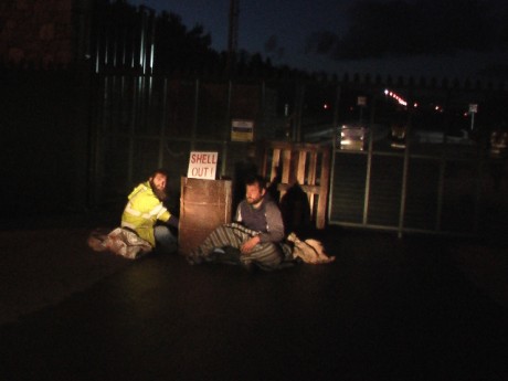 Click on image to see full-sized version Lock-on at Gate 1of refinery