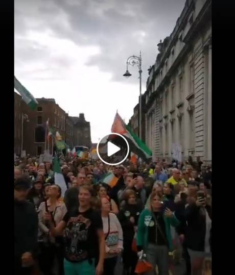 yellowvest_covid_protest_govt_buildsings_sep12_2020.jpg